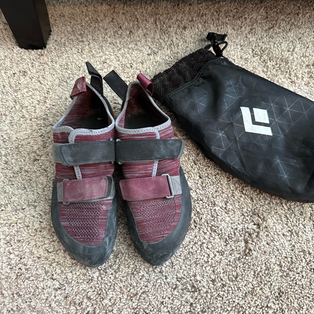 Black Diamond Women’s climbing shoe size 8